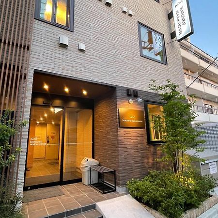 Отель Shinjuku Warm House Токио Экстерьер фото